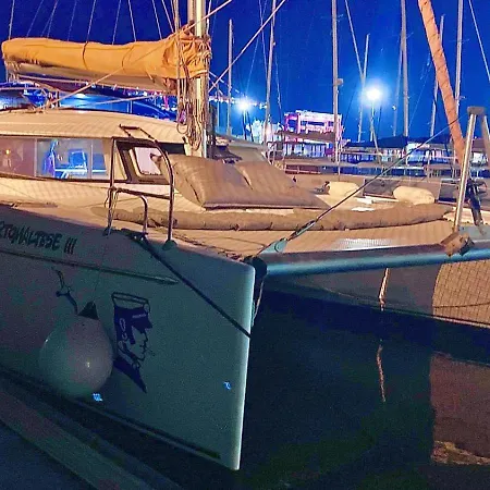 Botel Catamaran Corto Maltese Iii